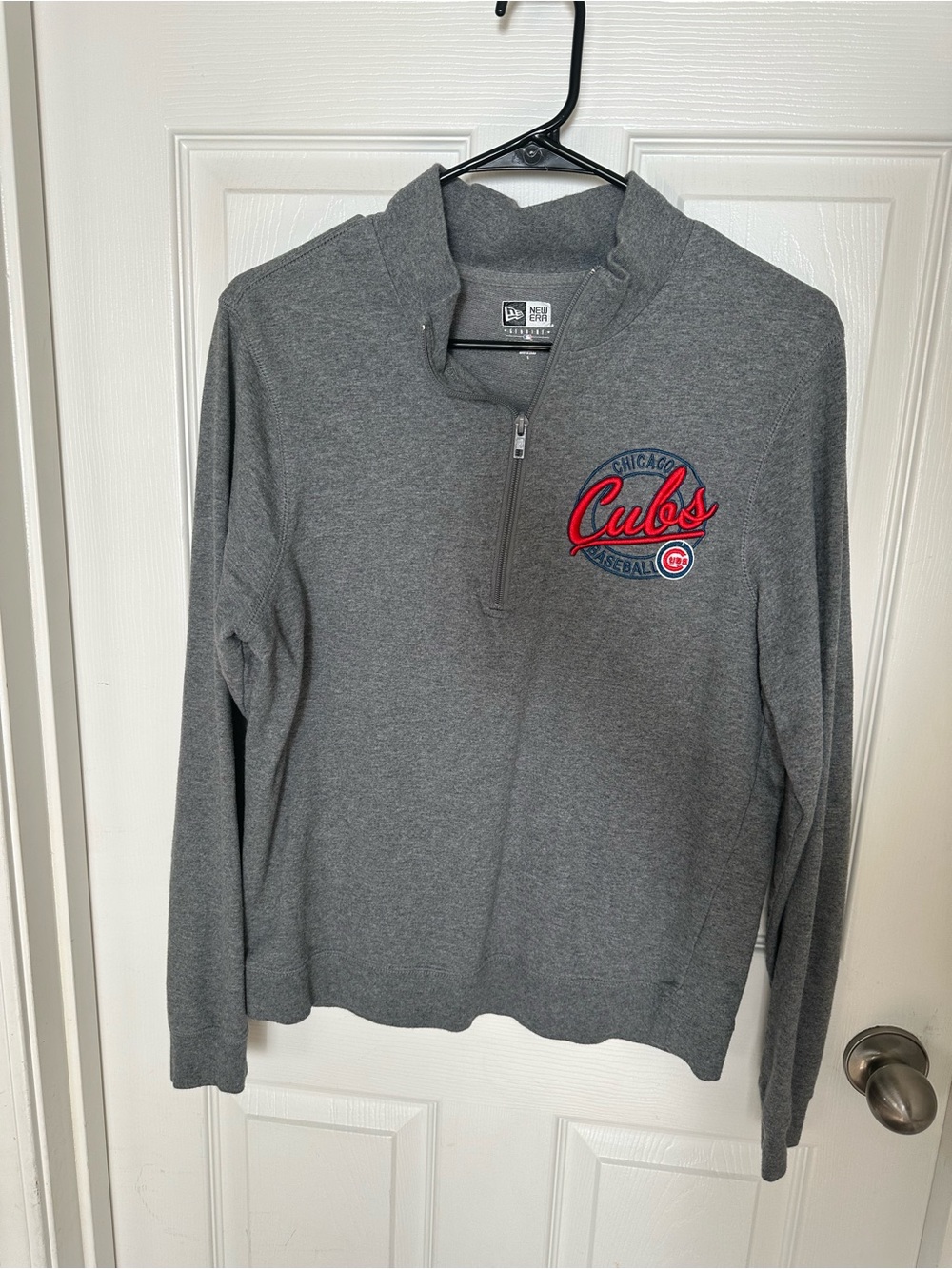 New Era Gray Quarter Zip Women’s Cubs Sweater Size Small
